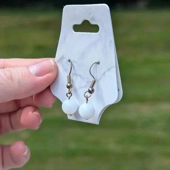 Fashion Jewelry Women's Dangle Earrings (New) - Picture 4 of 9